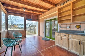 Partially Screened-In Porch | Dog Friendly w/ Fee