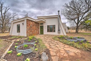 Circular Gravel Driveway Parking (4 Vehicles) | RV/Trailer Parking