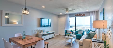 Galveston Vacation Rental | 2BR | 2BA | Steps Required | 1,100 Sq Ft