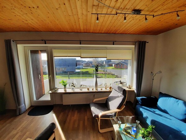 Kombi. Wohn-/Esszimmer mit Balkon