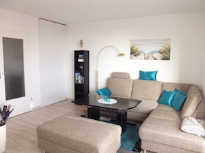 Wohnzimmer mit Sofa