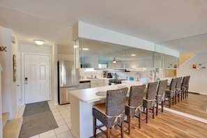 Fully Equipped Kitchen | Main Floor
