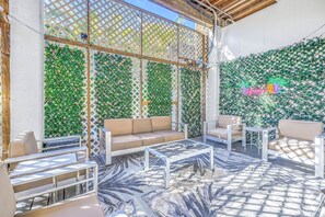 Covered lounging with TV (private), Siesta Key 3BR