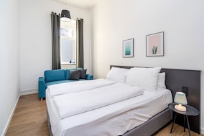 Schlafzimmer 1