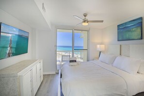 22-Pelican-Beach-Resort-713-Master-Bed