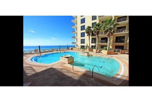 The swimming pool with ocean view!