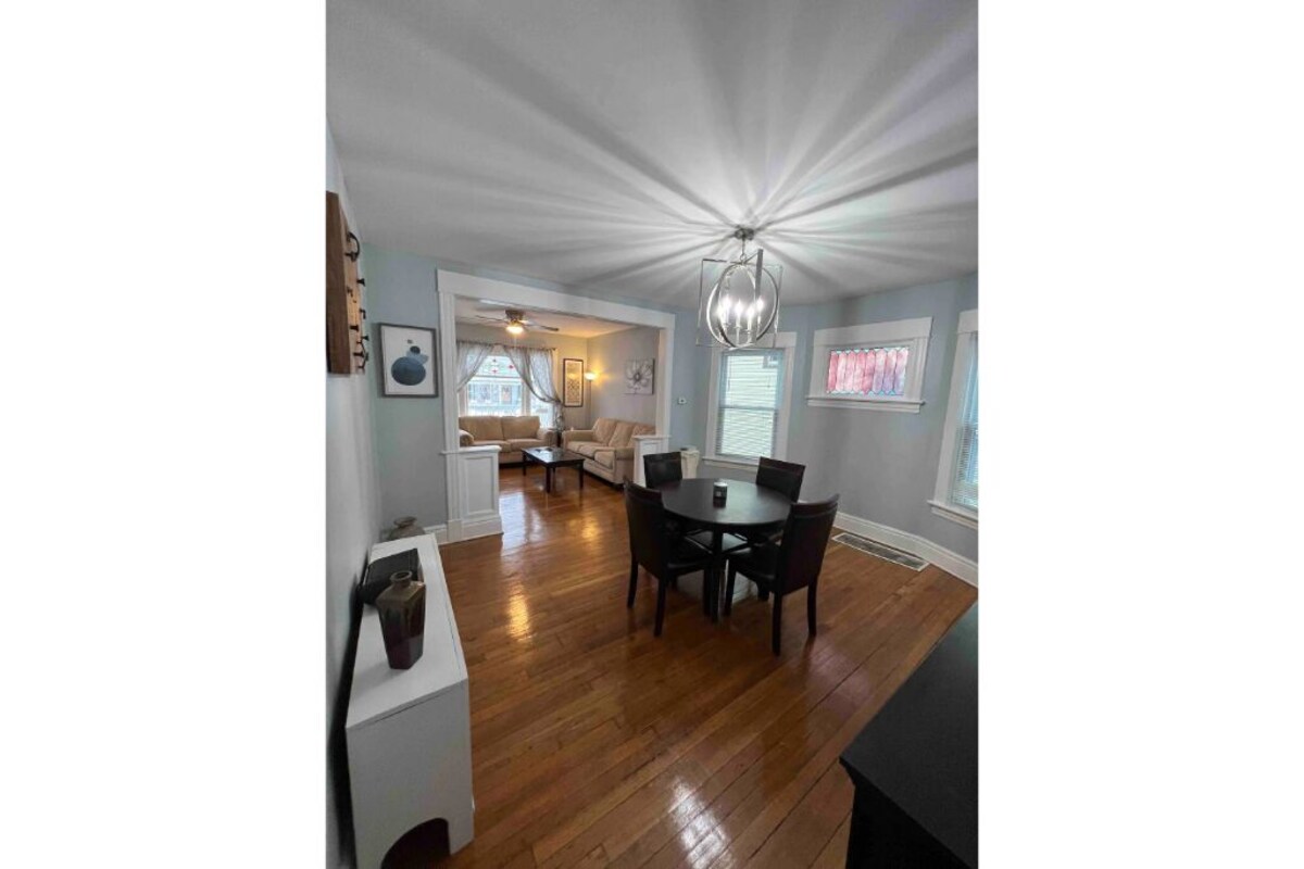 Beautiful furnished 2 bdr great location Elmwood