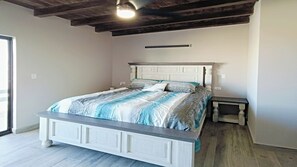 King size Bed
