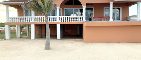 Casa Naranja even provides you with a private beach... 


