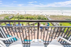 Ocean breeze & poolside dreams 🌊☀️