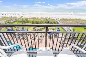 Ocean breeze & poolside dreams 🌊☀️