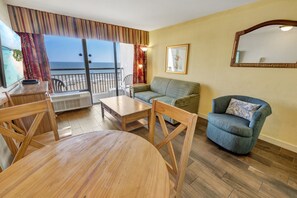 Large Living Area with Views of the Ocean, Beautifully Decorated