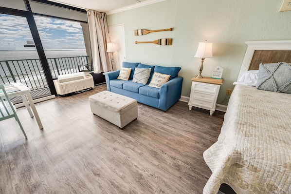 Beautiful Bedroom with Ocean View