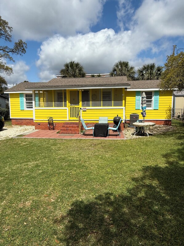 Sunflower Cottage, your classic beach home