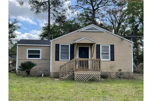 Front of house - There are 2 side doors as well.
