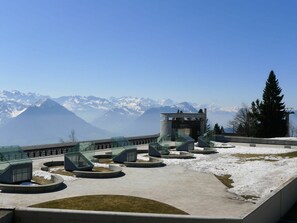 Water, Sky, Building, Azure, Mountain, Tree, Architecture, Body Of Water, Lake, Neighbourhood