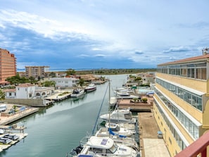 Wasser, Wolke, Boot, Himmel, Watercraft, Gebäude, Azurblau, Infrastruktur, Dock