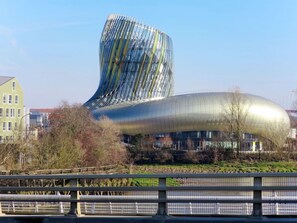 Ciel, Plante, Bâtiment, Fenêtre, Clôture, Design Urbain, Arbre, Point De Repère, Ville, Zone Métropolitaine