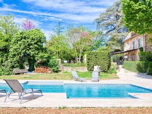 Plante, L'Eau, Ciel, Nuage, Vert, Bleu Azur, Piscine, Bâtiment, Herbe, Plan D'Eau