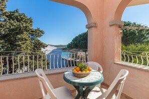 Vue de la terrasse couverte de l\'appartement