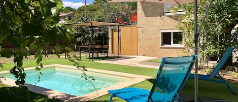 jardin avec piscine  privative