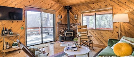 Idyllwild-Pine Cove Vacation Rental | 2BR | 1BA | 1 Step Required | 816 Sq Ft
