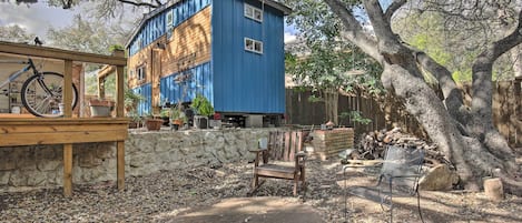 San Antonio Vacation Rental | Studio | 1BA | 200 Sq Ft | 1 Step Required