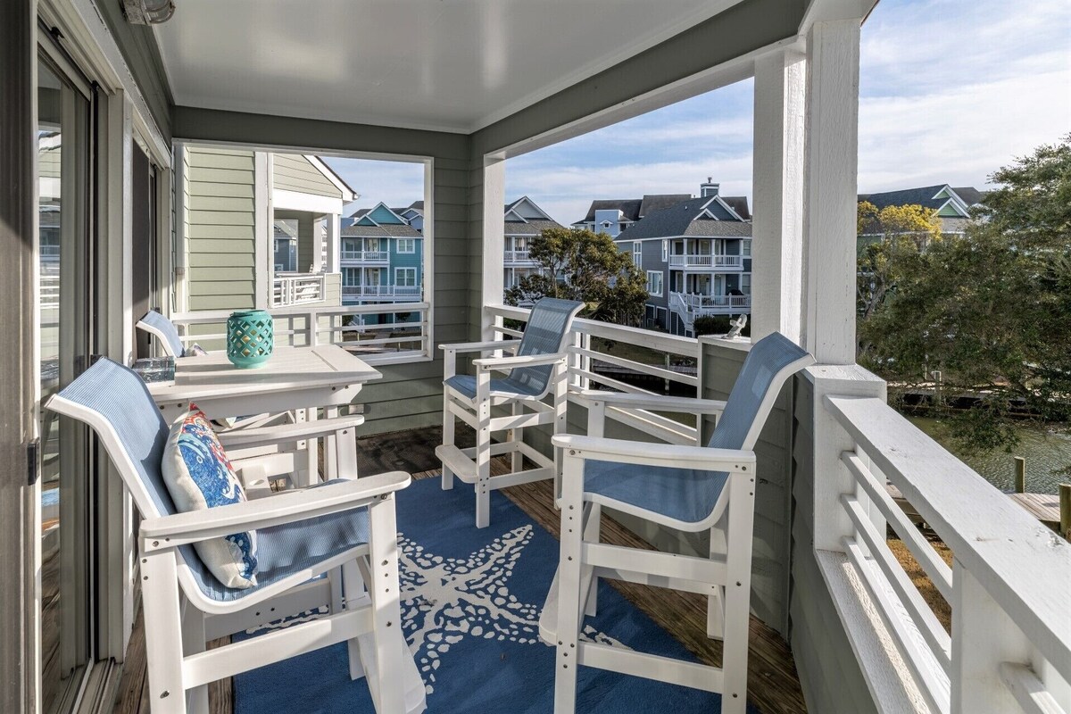 Anchors Away, Dog-Friendly & Upgraded Condo in Pirate’s Cove!