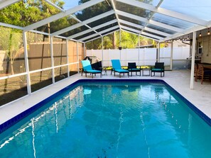 Pristine Pool and plenty of floats 