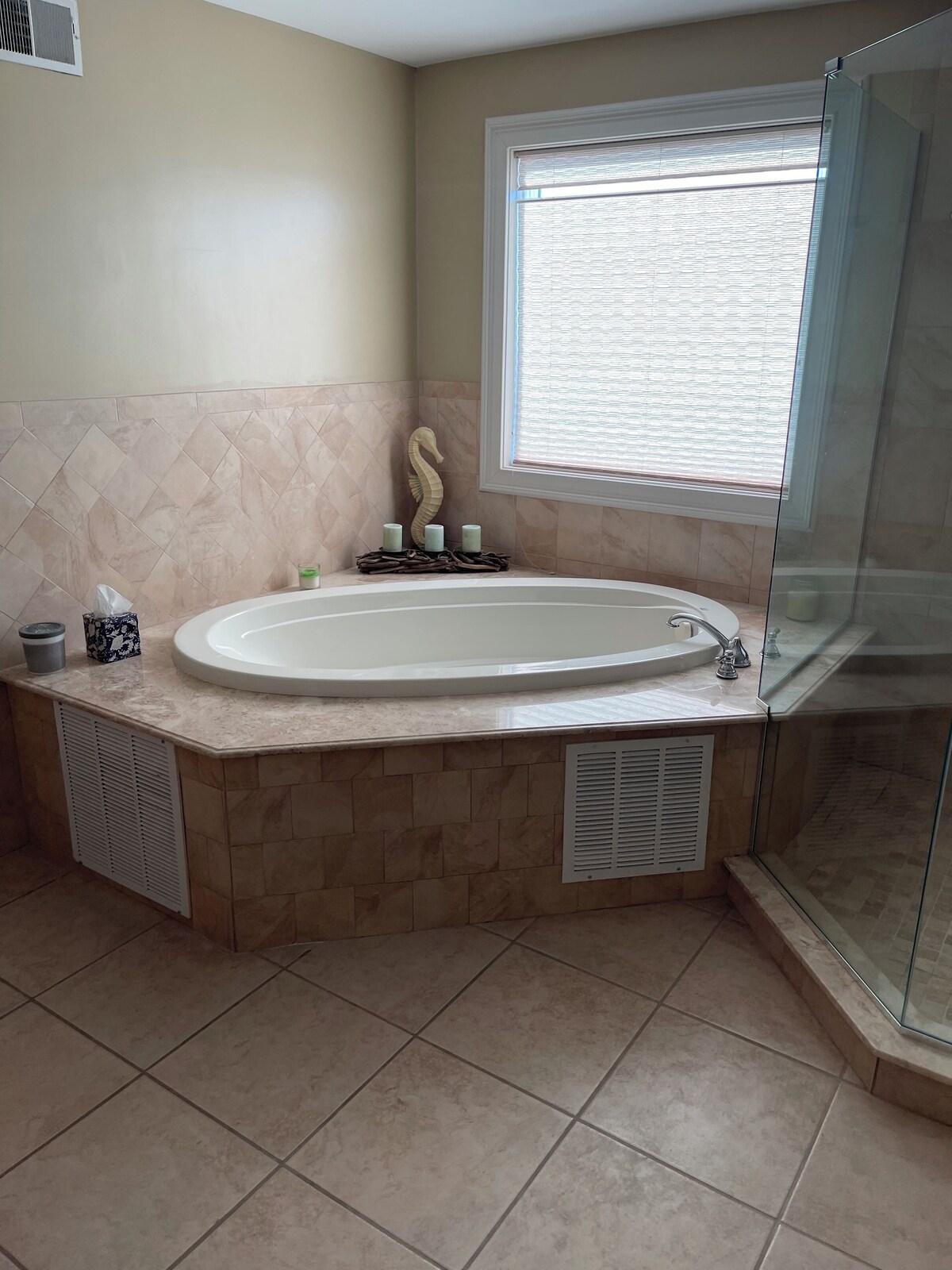 Outdoor, heated pool, rooftop terrace, game room, mutiple decks