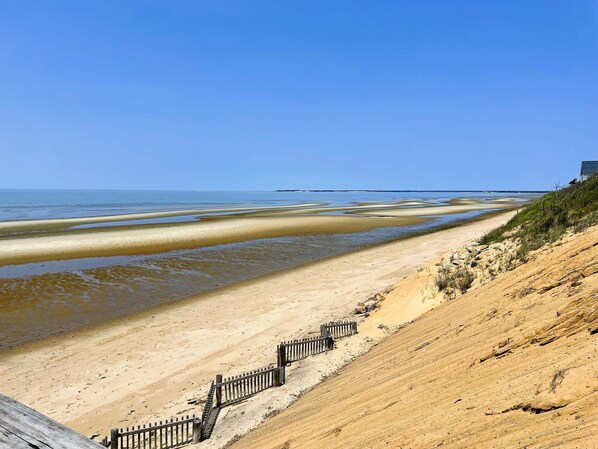 Thumpertown beach at end of road.  No sticker needed! Walk to sunset every night!