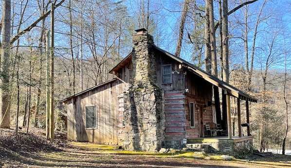 Exterior View - Exterior of Cabin Unit 4