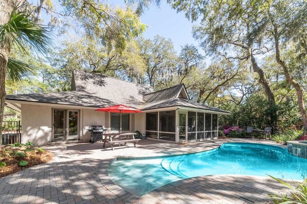 Relaxing Backyard Retreat