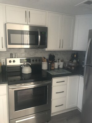 Beautiful Kitchen - All NEW Stainless Steel Appliances 