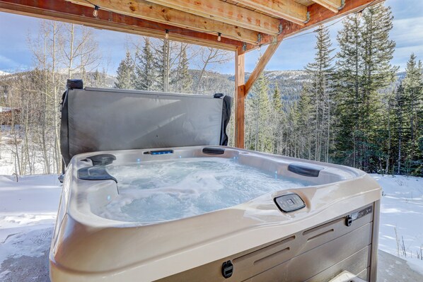 Relax in 6 Person Hot Tub