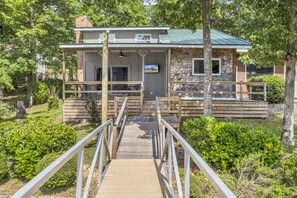 Enjoy an easy walk to the water with just 3 steps on the back deck.