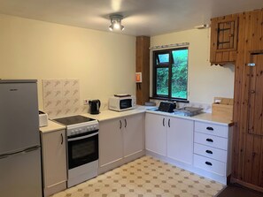 Kitchen | Oak Lodge - Wayside Lodges, Bromham