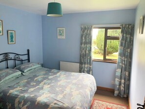 Double bedroom | Oak Lodge - Wayside Lodges, Bromham