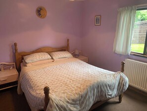 Double bedroom | Oak Lodge - Wayside Lodges, Bromham