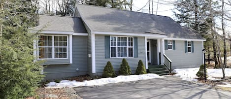 Front of house and driveway