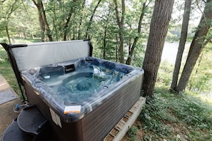 Bain à remous extérieur