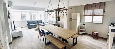 Beautiful open plan lounge and dining area