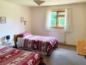 Twin bedroom | Chestnut Lodge - Wayside Lodges, Bromham