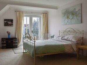 Double bedroom | Atlas and Pearl, Hayling Island