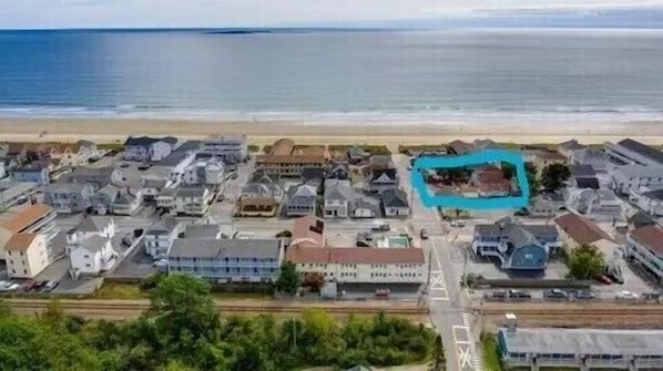 Aerial view - located 3 houses from the beach 