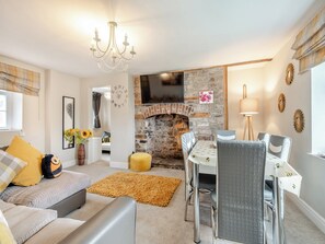 Living room/dining room | Yew Tree Cottage, Defynnog