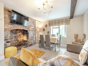 Living room/dining room | Yew Tree Cottage, Defynnog