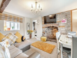 Living room/dining room | Yew Tree Cottage, Defynnog