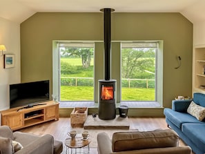 Living area | Kingfisher Cottage - Strathisla Farm Cottages, Meigle