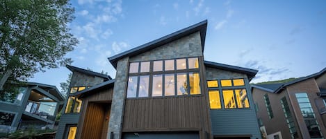 Gorgeous New Park City / Deer Valley Mountain Home that sleeps 36